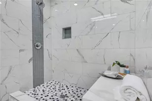 21530 Yucatan Ave, Woodland Hills, CA 91364 - Photo 27