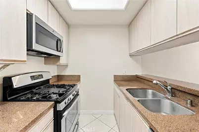 812 Hudson, Los Angeles, CA 90038 - Photo 9