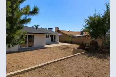16044 Hawthorne, Fontana, CA 92335 - Photo 11
