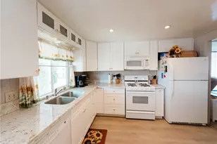 18601 Newland Street, Huntington Beach, CA 92646 - Photo 15