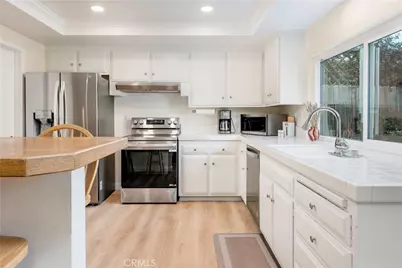 9857 Via Sonoma, Cypress, CA 90630 - Photo 7