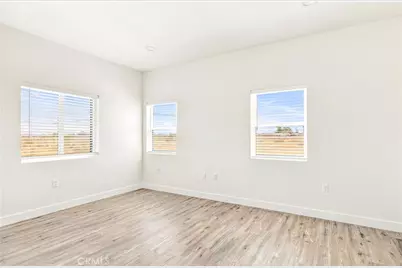 8908 N Loop Boulevard, California City, CA 93505 - Photo 21