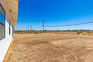 8908 N Loop Blvd, California City, CA 93505 - Photo 11