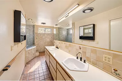 864 W Carlisle Road, Westlake Village, CA 91361 - Photo 17