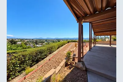 38660 Via Amarilla, Murrieta, CA 92563 - Photo 9