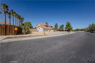 12490 Iroquois, Apple Valley, CA 92308 - Photo 23