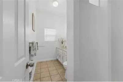 655 W 112th St, Los Angeles, CA 90044 - Photo 35