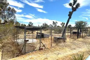 12285 Riggins Rd, Phelan, CA 92371 - Photo 11