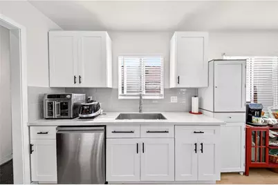 2027 W 75th, Los Angeles, CA 90047 - Photo 13