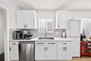 2027 W 75th, Los Angeles, CA 90047 - Photo 13