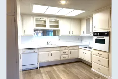13500 SE Wentworth Ln., M5-121A, Seal Beach, CA 90740 - Photo 9