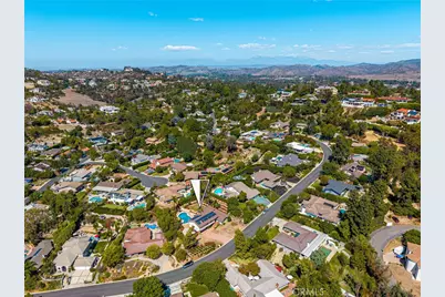10381 Brightwood, North Tustin, CA 92705 - Photo 9
