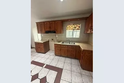 12318 211th, Hawaiian Gardens, CA 90716 - Photo 9