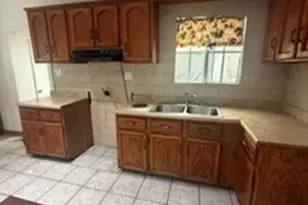 12318 211th, Hawaiian Gardens, CA 90716 - Photo 9