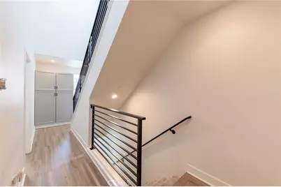 10736 Bloomfield Street, Toluca Lake, CA 91603 - Photo 11