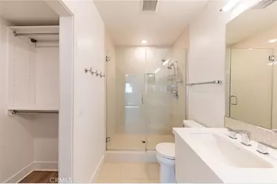 10736 Bloomfield Street, Toluca Lake, CA 91603 - Photo 17