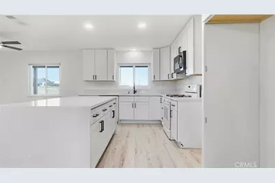 18215 Carob, Hesperia, CA 92345 - Photo 5