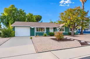 26790 Oakmont Dr, Sun City, CA 92586 - Photo 3