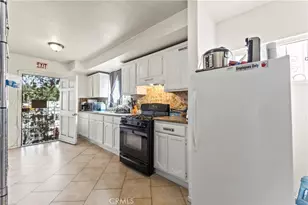7705 S Vermont Ave, Los Angeles, CA 90044 - Photo 19