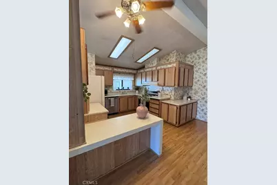 1300 W Menlo #121, Hemet, CA 92543 - Photo 3