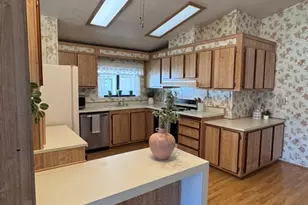 1300 W Menlo, Hemet, CA 92543 - Photo 3