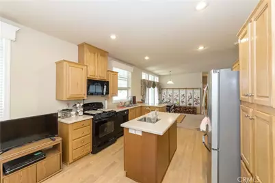 15 Pine Via, Anaheim, CA 92801 - Photo 17
