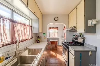 1539 W 94th Place, Los Angeles, CA 90047 - Photo 17