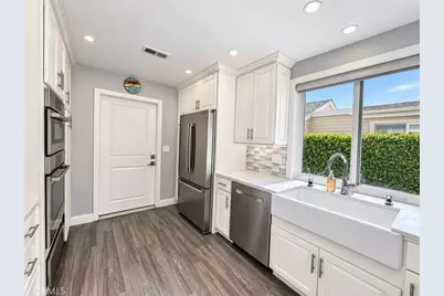 7327 Linden, Carlsbad, CA 92011 - Photo 35