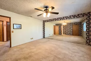 14760 Hopland, Victorville, CA 92394 - Photo 15