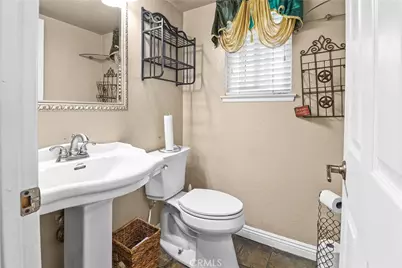 560 N Driftwood, Rialto, CA 92376 - Photo 7