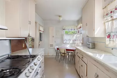 5233 E Broadway, Long Beach, CA 90803 - Photo 11
