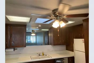 1541 Homewood Rd., M5-112H, Seal Beach, CA 90740 - Photo 13