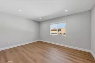 9201 Wakefield Ave, Panorama City, CA 91402 - Photo 13
