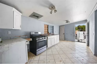 725 S Main Street, Santa Ana, CA 92701 - Photo 17