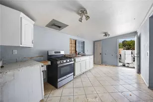 725 S Main St, Santa Ana, CA 92701 - Photo 17