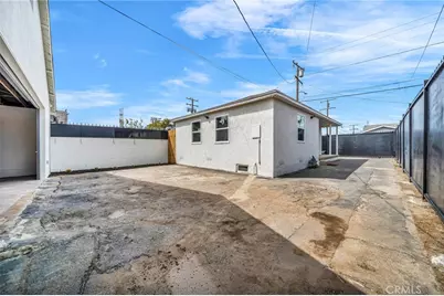 9611 S Vermont Ave, Los Angeles, CA 90044 - Photo 33