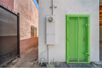 9611 S Vermont Ave, Los Angeles, CA 90044 - Photo 11