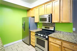 10623 Moorpark, North Hollywood, CA 91602 - Photo 11