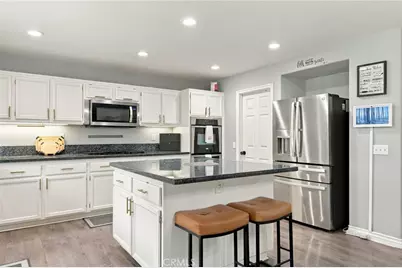29074 Goldenstar Way, Murrieta, CA 92563 - Photo 9