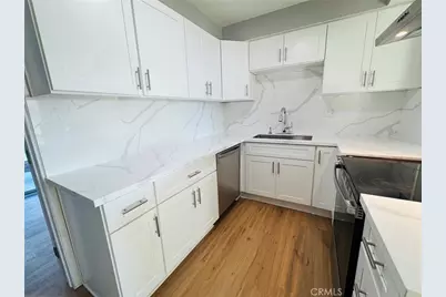 17121 McFadden #13, Tustin, CA 92780 - Photo 3