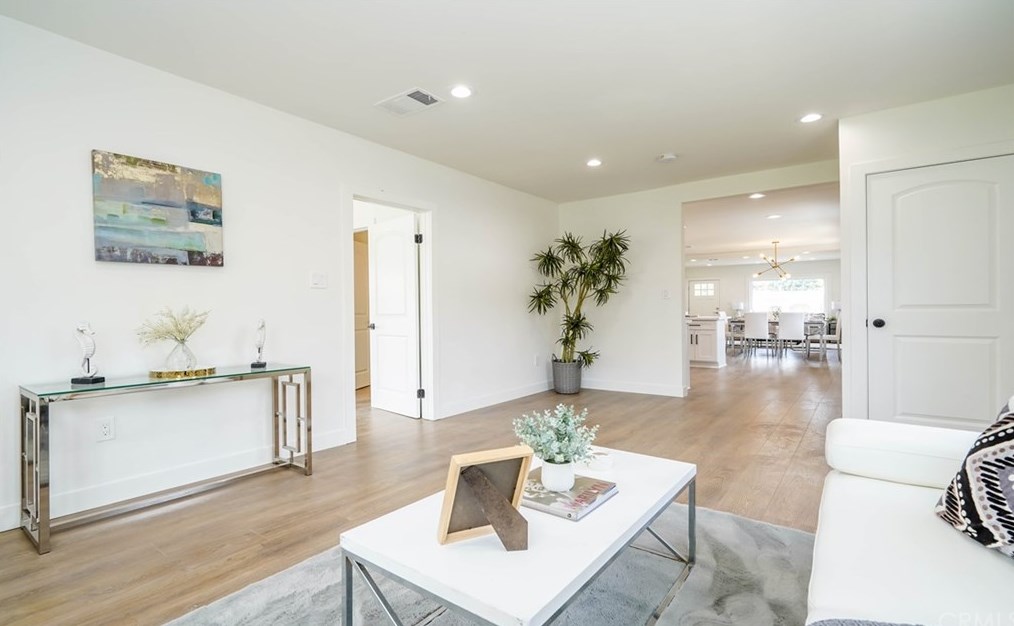 3002 73rd St, Los Angeles CA  90043-5337 exterior