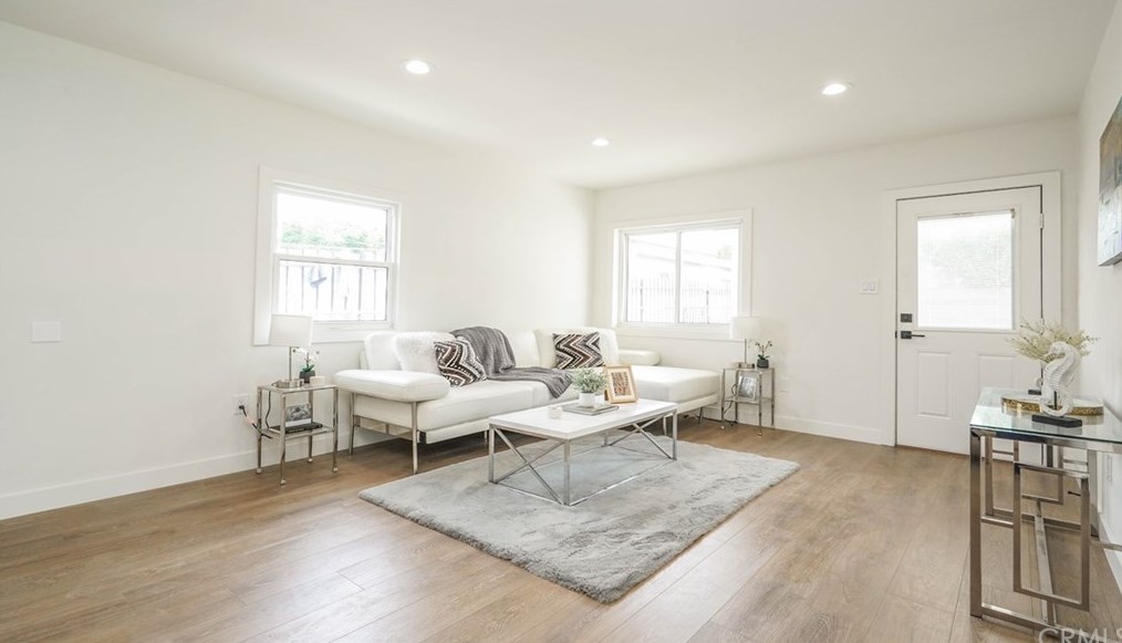 3002 73rd St, Los Angeles CA  90043-5337 exterior