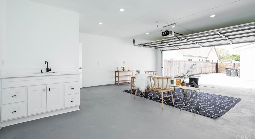 3002 73rd St, Los Angeles CA  90043-5337 exterior
