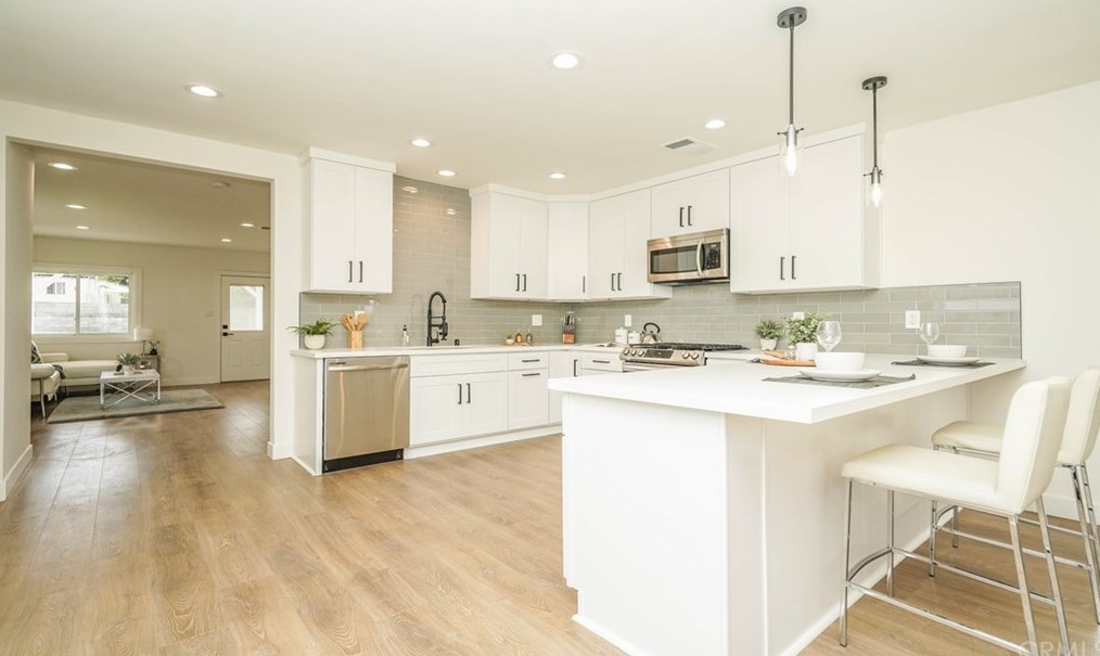 3002 73rd St, Los Angeles CA  90043-5337 exterior