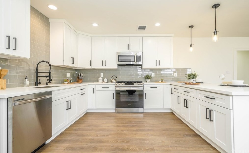 3002 73rd St, Los Angeles CA  90043-5337 exterior