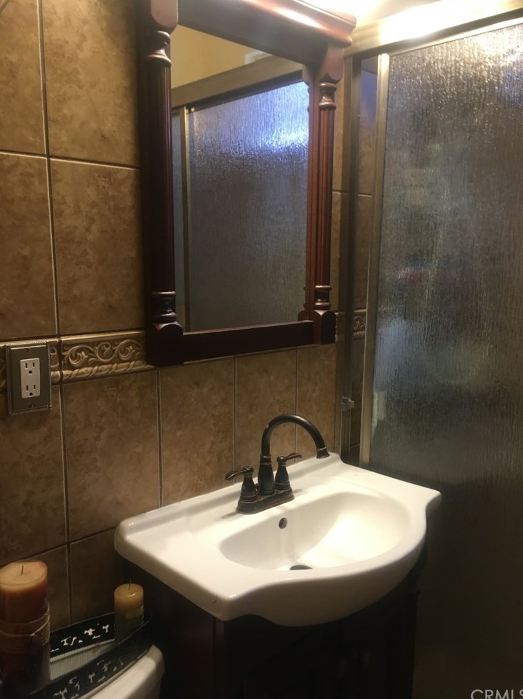 1820 83rd St, Los Angeles CA  90001-4009 exterior