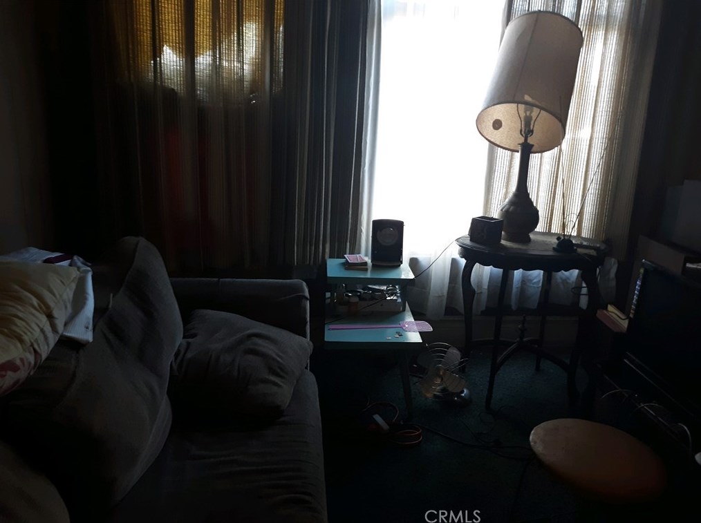 1158 50th St, Los Angeles CA  90011-4214 exterior