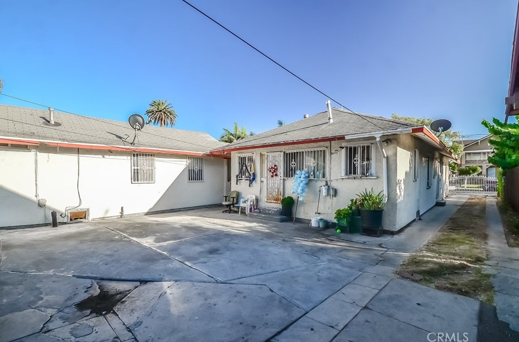 265 45th St, Los Angeles CA  90011-3420 exterior