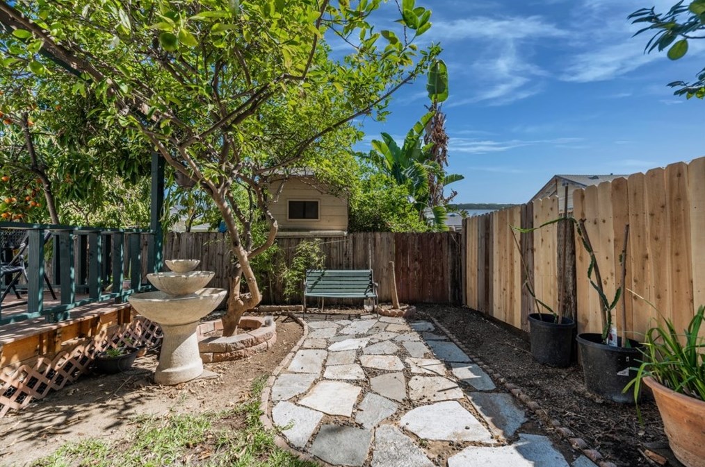 550 Ladera St, Pasadena CA  91104-2248 exterior