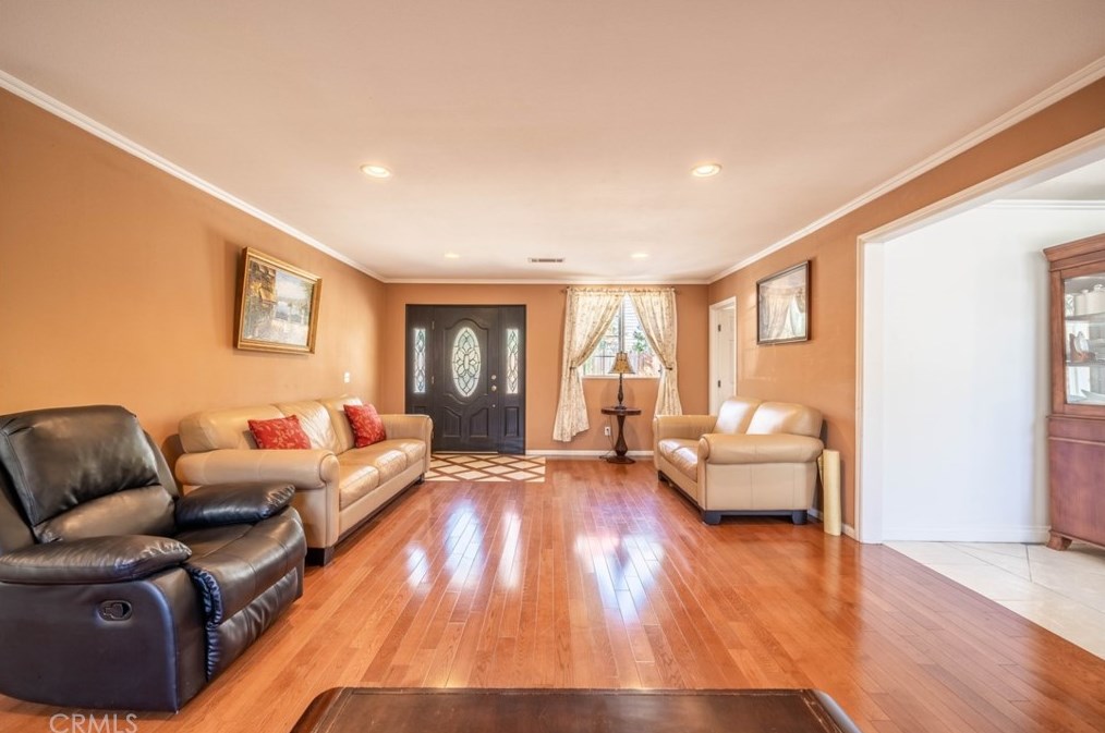 550 Ladera St, Pasadena CA  91104-2248 exterior